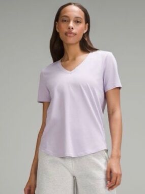 VGUC Lululemon Love V-Neck T-Shirt Lilac Ether